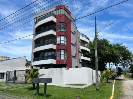 AP029 - EXCELENTE APARTAMENTO FRENTE MAR PEREQUÊ