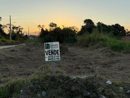 EXCELENTE TERRENO DE ESQUINA PRAIA GRANDE MATINHOS